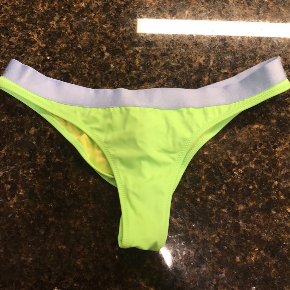 Victoria’s Secret scrunch butt bottoms